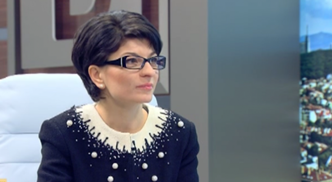 Десислава Атанасова: Корнелия Нинова не е проверявана от трима главни прокурори за сделката за &quot