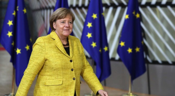 Меркел приветства решението на социалдемократите за коалиционни преговори