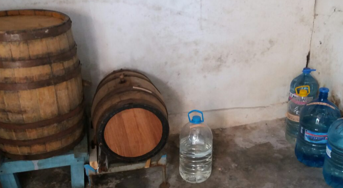 Полицията иззе над 130 литра етилов алкохол във Видин