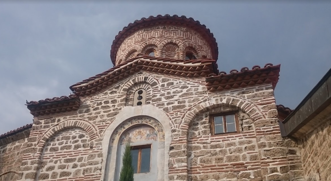 Смениха игумена на Бачковския манастир