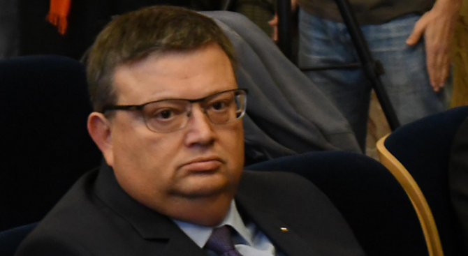Сотир Цацаров иска парламетът да обсъди думите на Бойко Рашков за СРС-тата