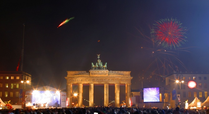 Берлин се готви за най-голямото новогодишно парти