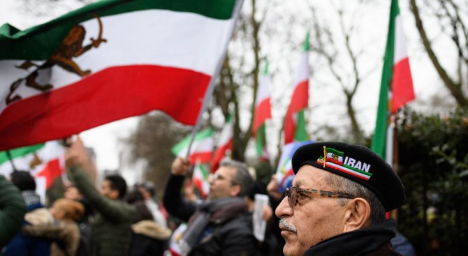 Демонстрации в подкрепа на правителството се състояха в Иран за четвърти пореден ден