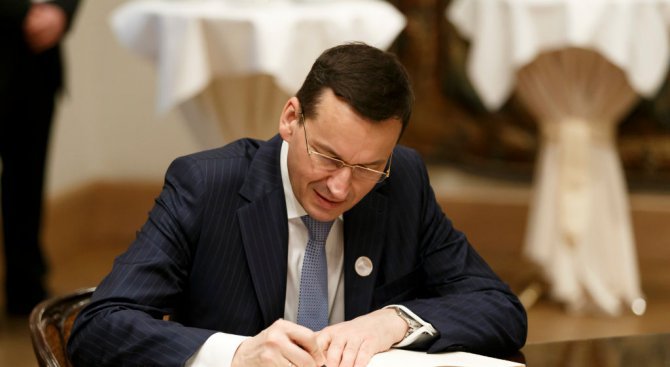 Промени в полското правителство - премиерът смени ключови министри