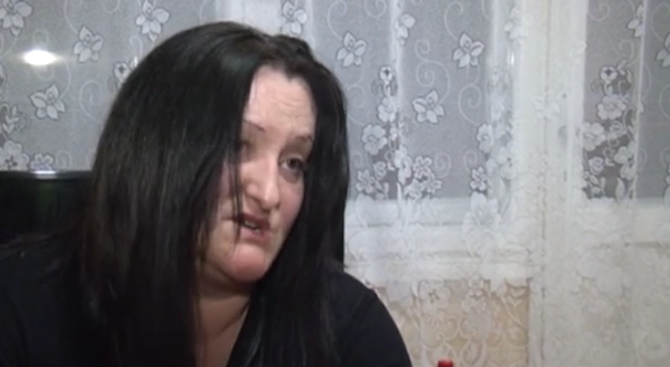 Майка, посетила скандалния дом в Габрово: Бяха вързали крака на дете с колан за врата