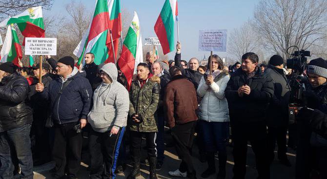 Жители на област Видин отново на протест, искат тунел под &quot;Петрохан&quot;