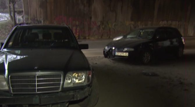 Трима пострадаха при катастрофа между 3 коли на столичния бул. „България”