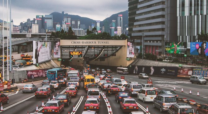 19 души загинаха при обръщане на автобус в Хонг Конг