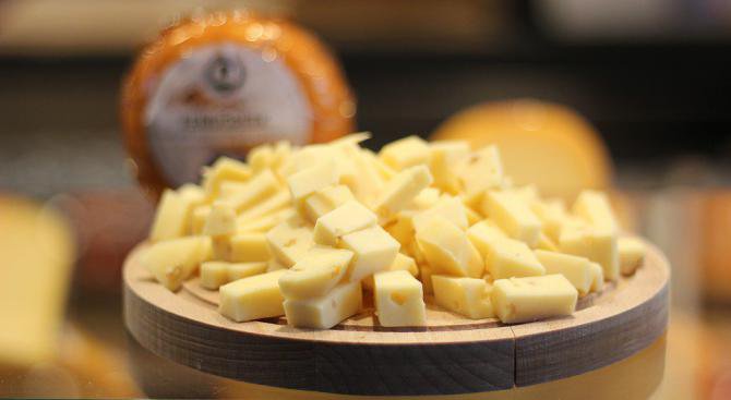 Австралийска компания постави рекорд на &quot;Гинес&quot; за едновременно ядене на сирене