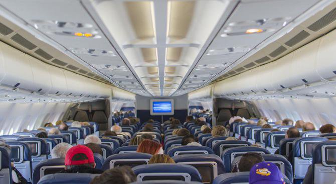 По-безопасно ли е да летите в първа класа, отколкото в икономична?