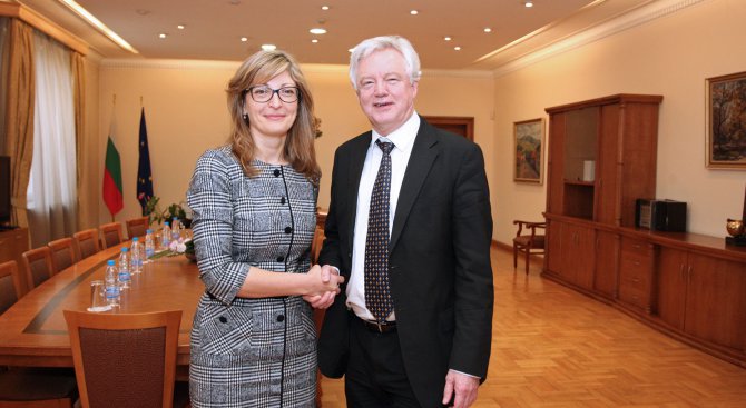 Екатерина Захариева прие британския министър по Брекзит