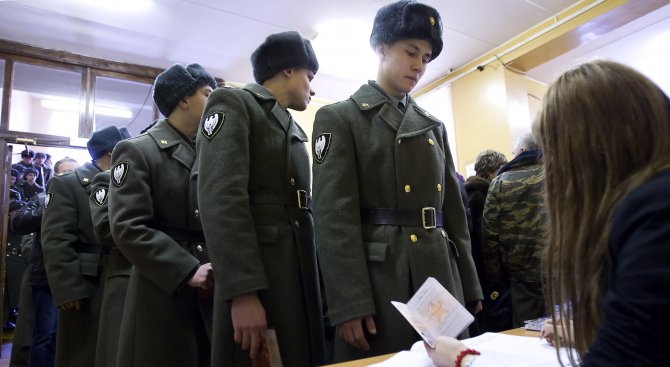 Избирателната активност в Русия е близо 53% според данни от 18 ч. московско време