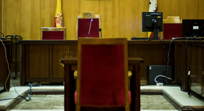 Върховният съд на Испания постанови задържане под стража на петима каталунски лидери