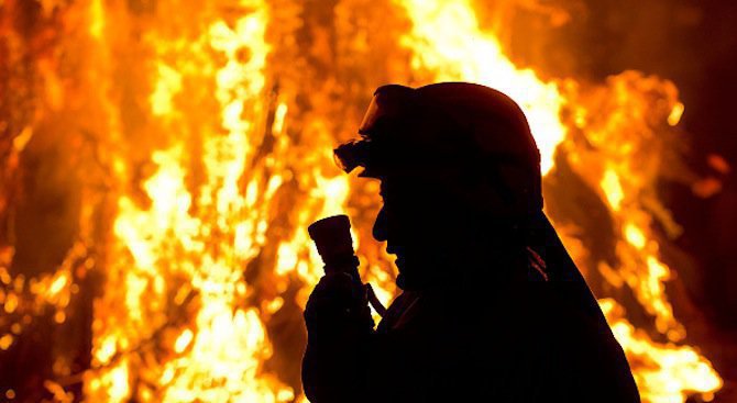 Пожар изпепели магазин в Стара Загора
