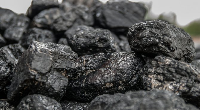 Трима са задържани за незаконен добив на въглища в Перник