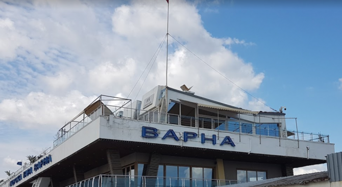 Пристанище Варна е затворено поради мъгла