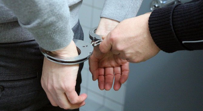 Съдът в Ловеч остави в ареста мъжа, прострелял полицай