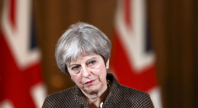 Тереза Мей: Великобритания удари Сирия заради националния си интерес, а не по заповед на Тръмп