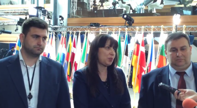 Трима български евродепутати предложиха ЕК да въведе минимални стандарти за храните в Европа (видео)