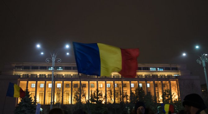 Румънският премиер заяви, че не възнамерява да подава оставка