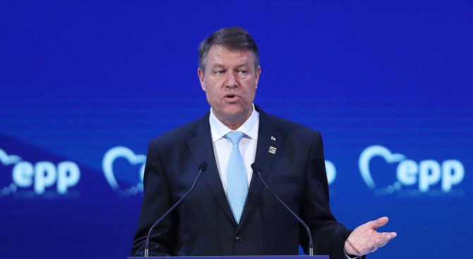 Румънският президент: Премиерът ни не е достоен за този пост