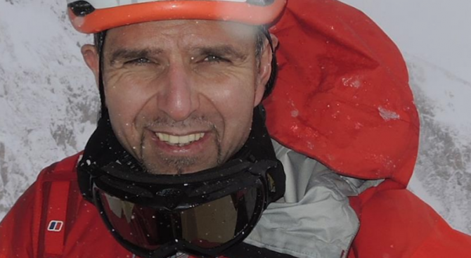 Продължава издирването на алпиниста Боян Петров