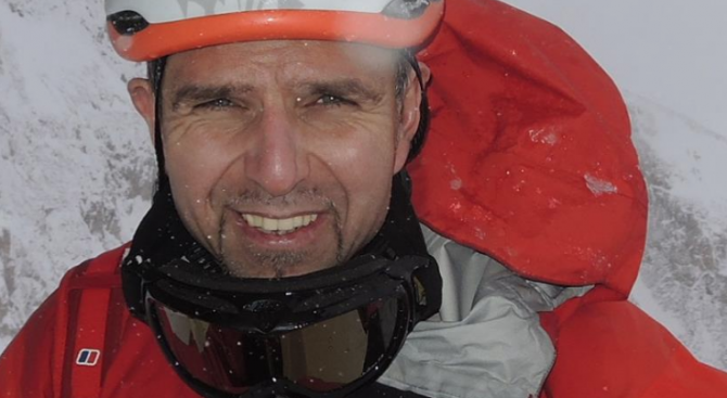 Търсят Боян Петров по въздух и земя в Хималаите