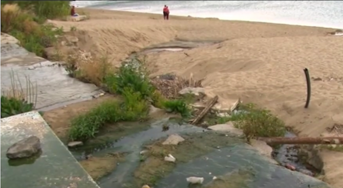 Фекални води заливат плажа Кабакум