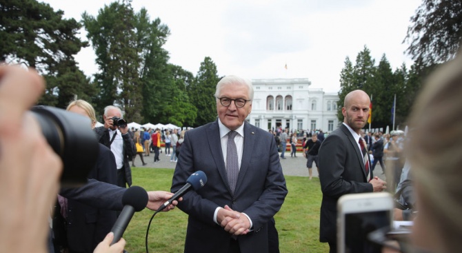 Германският президент: Срамувам се от омаловажаването на нацистките престъпления от някои политици
