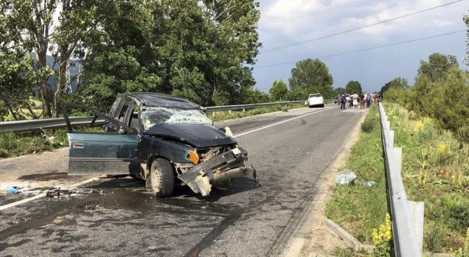  Жена загина при катастрофа по Подбалканския път (снимки)