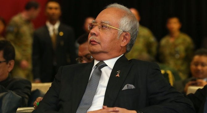 Повдигнаха обвинения срещу бившия премиер на Малайзия