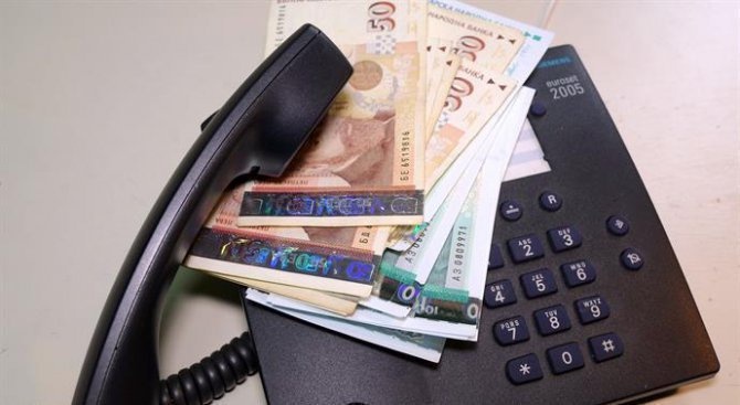 Намаляват телефонните измами в Русенско
