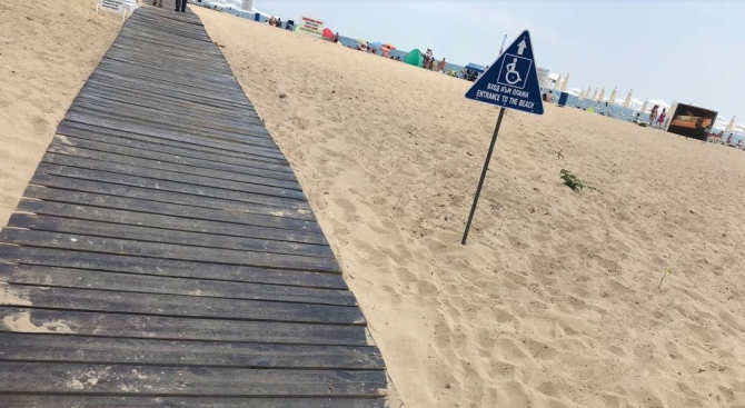 Комисия провери дали плажовете са достъпни за хора с увреждания