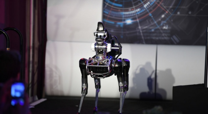 Руски учени разработват четириноги роботи (видео)