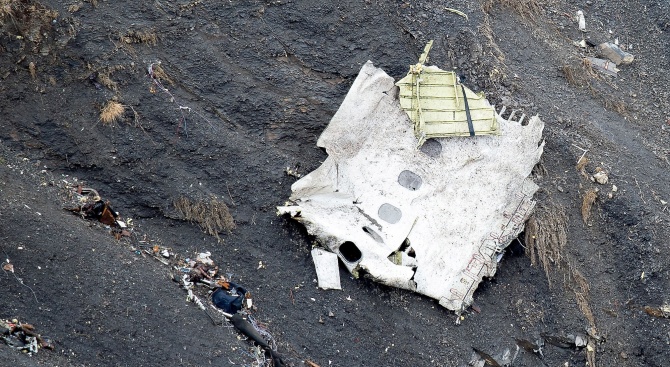 Пилот загина след удар на два самолета над Румъния