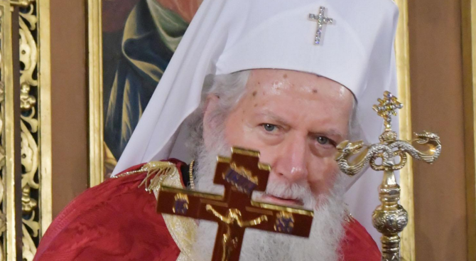 Патриарх Неофит ще отслужи утре в Троянския манастир Света литургия за Голяма Богородица