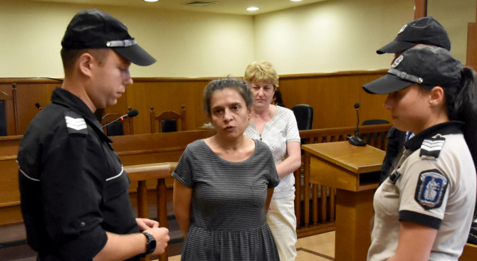 Съдът отложи за вдругиден решението си за освобождаване на Биляна Петрова (снимки)