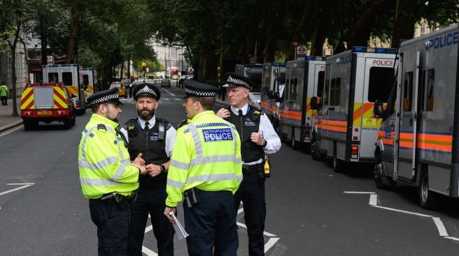 Врязването на кола пред сграда на британския парламент не е атентат, според следствието