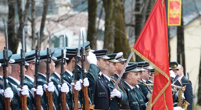 Черна гора: Идва война!