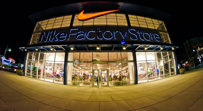 Nike понесе удар, след като компанията зае политическа позиция в САЩ