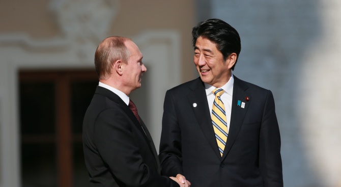 Шиндзо Абе: Срещата ми с Путин е крачка към мирен договор