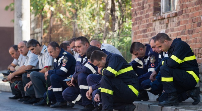 Благоевградските пожарникари отбелязаха професионалния си празник (снимки)