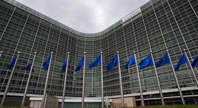 ЕК е обсъдила възможността да изправи Полша пред Европейския съд