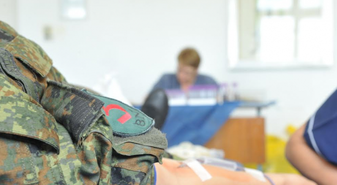 За 9 месеца: 2000 военнослужещи са дарили кръв в акции на ВМА