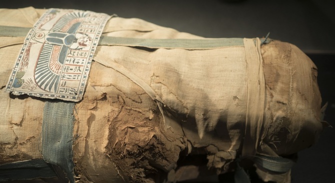 Учени разкриха загадка, свързана с татуировки върху древноегипетска мумия от Луксор 