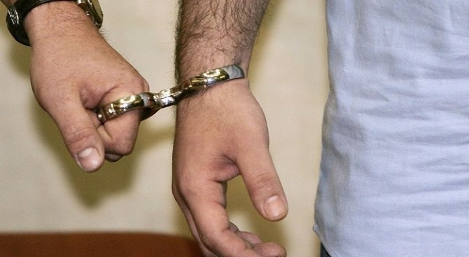 Прокуратурата предаде на съд 37-годишен мъж за нападението над полицаи в Мъглиж