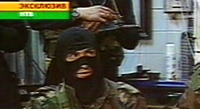 Задържаха терорист, окървавил руски град преди 23 години (видео)