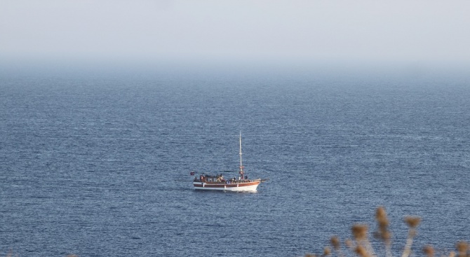 Турски кораб пламна край Пелопонес