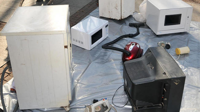 130 кг малки електроуреди са събрани само за 2 часа на мобилния пункт в София