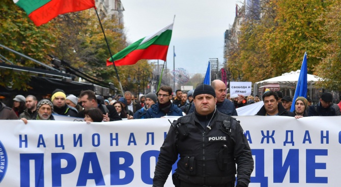 850 полицаи охранявали 17 протеста в страната днес